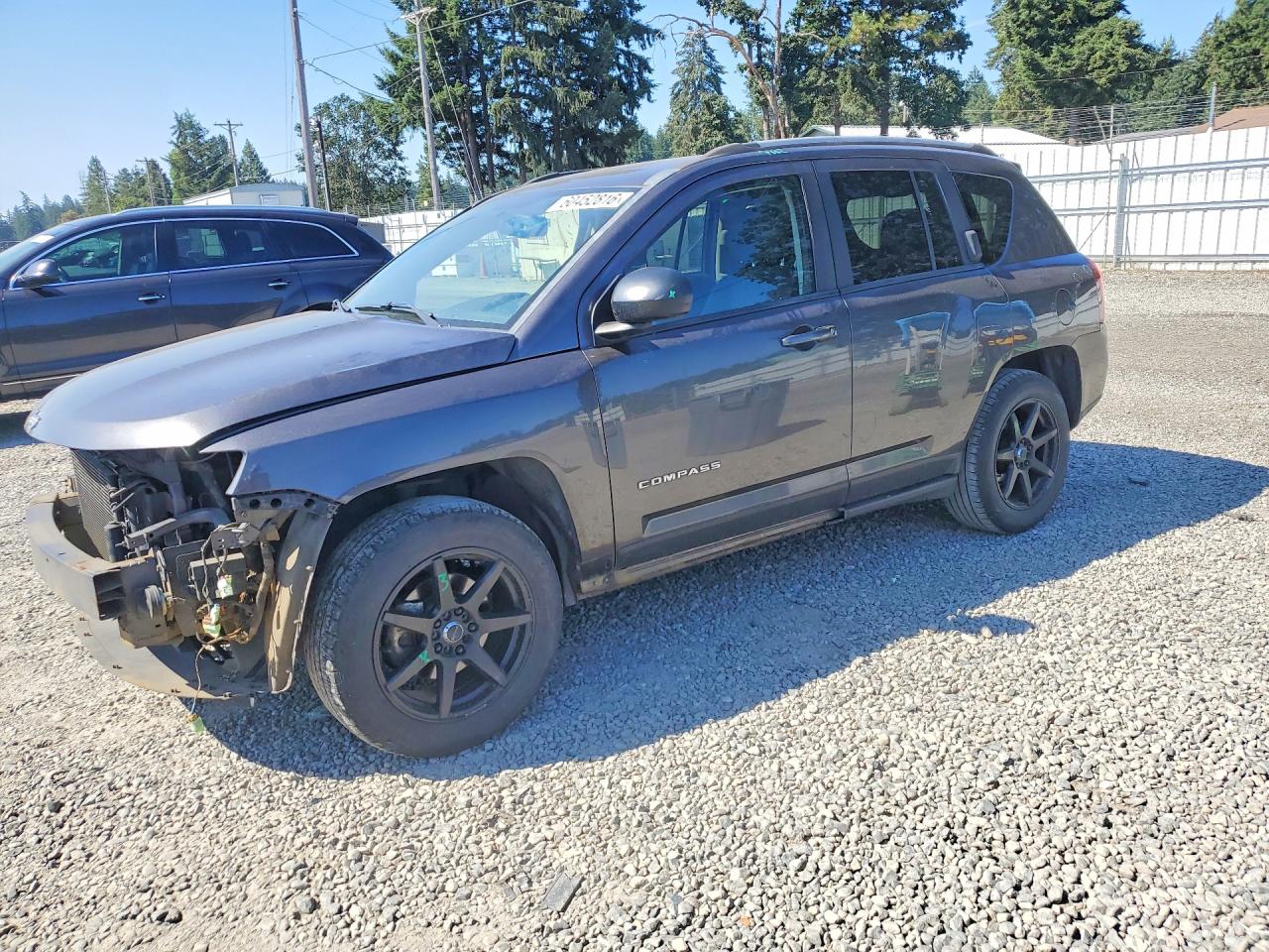 1C4NJDBB4GD556808 · 2016 JEEP COMPASS