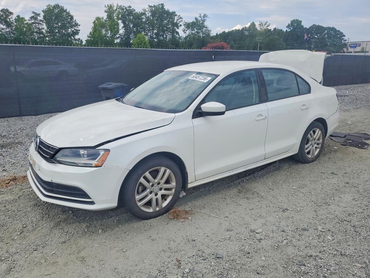 3VW2B7AJ1JM263807 · 2018 VOLKSWAGEN JETTA