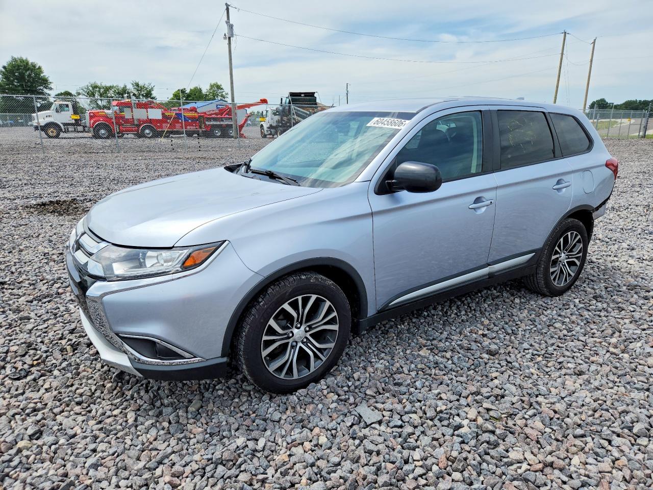 JA4AD2A33HZ015560 · 2017 MITSUBISHI OUTLANDER