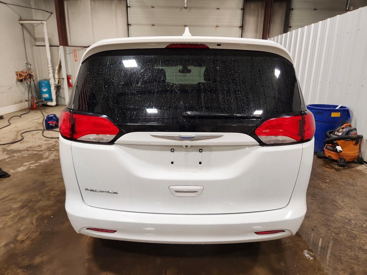 2C4RC1DG3HR614568 · 2017 CHRYSLER PACIFICA · 6/13