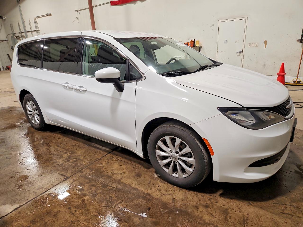 2C4RC1DG3HR614568 · 2017 CHRYSLER PACIFICA · 4/13