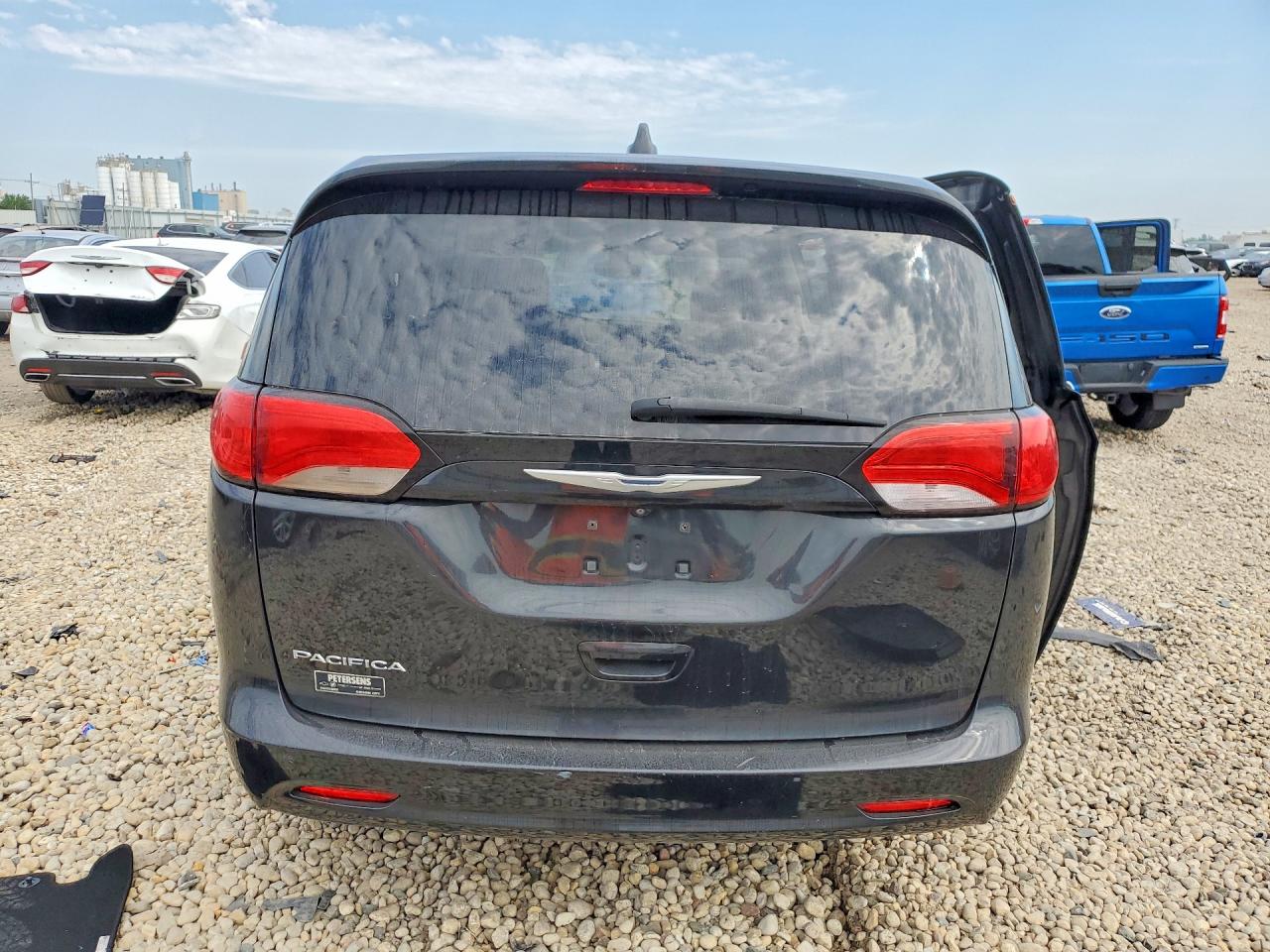 2C4RC1DGXHR502219 · 2017 CHRYSLER PACIFICA · 6/13