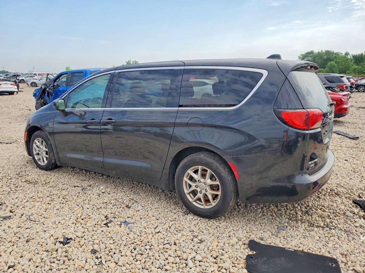 2C4RC1DGXHR502219 · 2017 CHRYSLER PACIFICA · 2/13