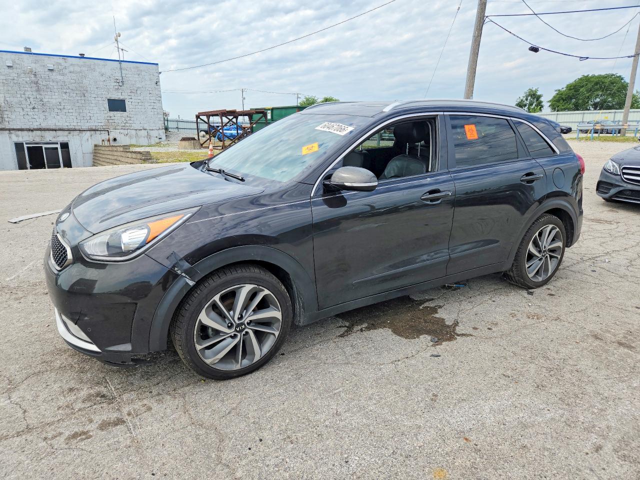 KNDCE3LC5J5174480 · 2018 KIA NIRO
