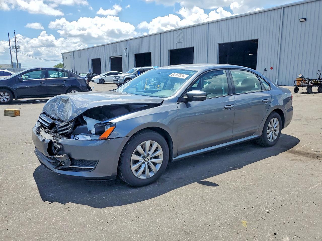 1VWAP7A38DC005658 · 2013 VOLKSWAGEN PASSAT