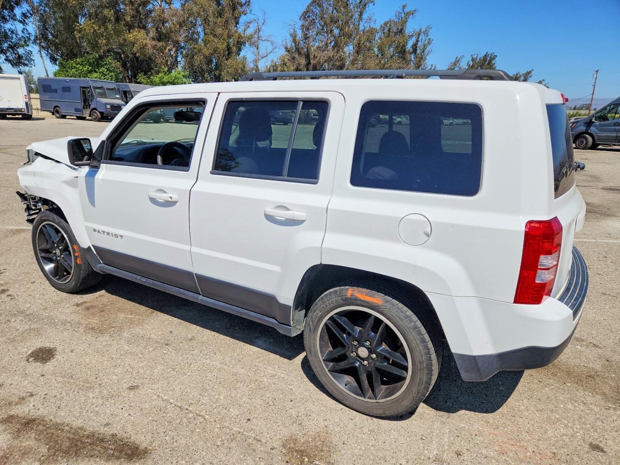 1C4NJPBA0GD553414 · 2016 JEEP PATRIOT · 2/13