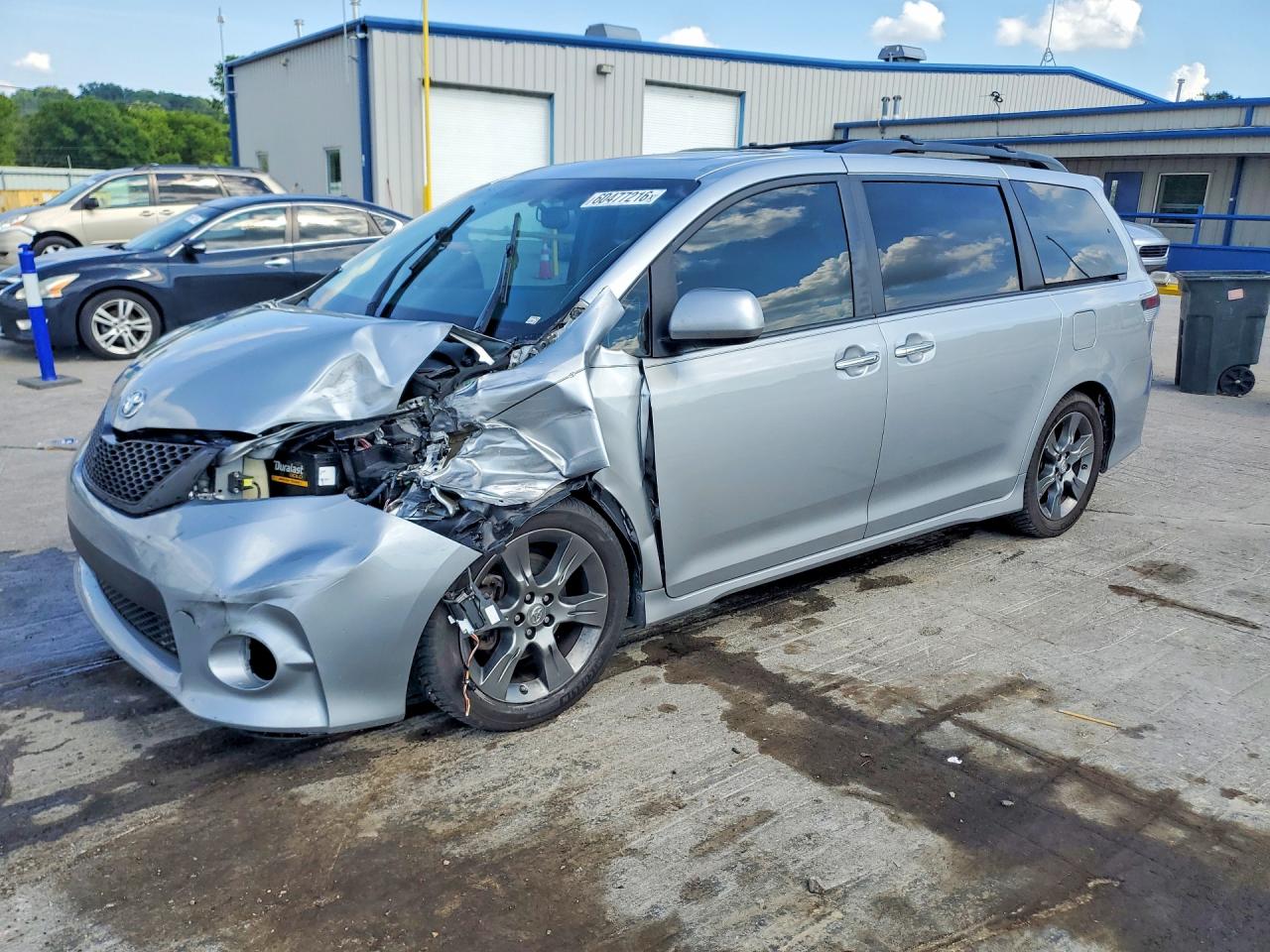 5TDXK3DC8GS719387 · 2016 TOYOTA SIENNA