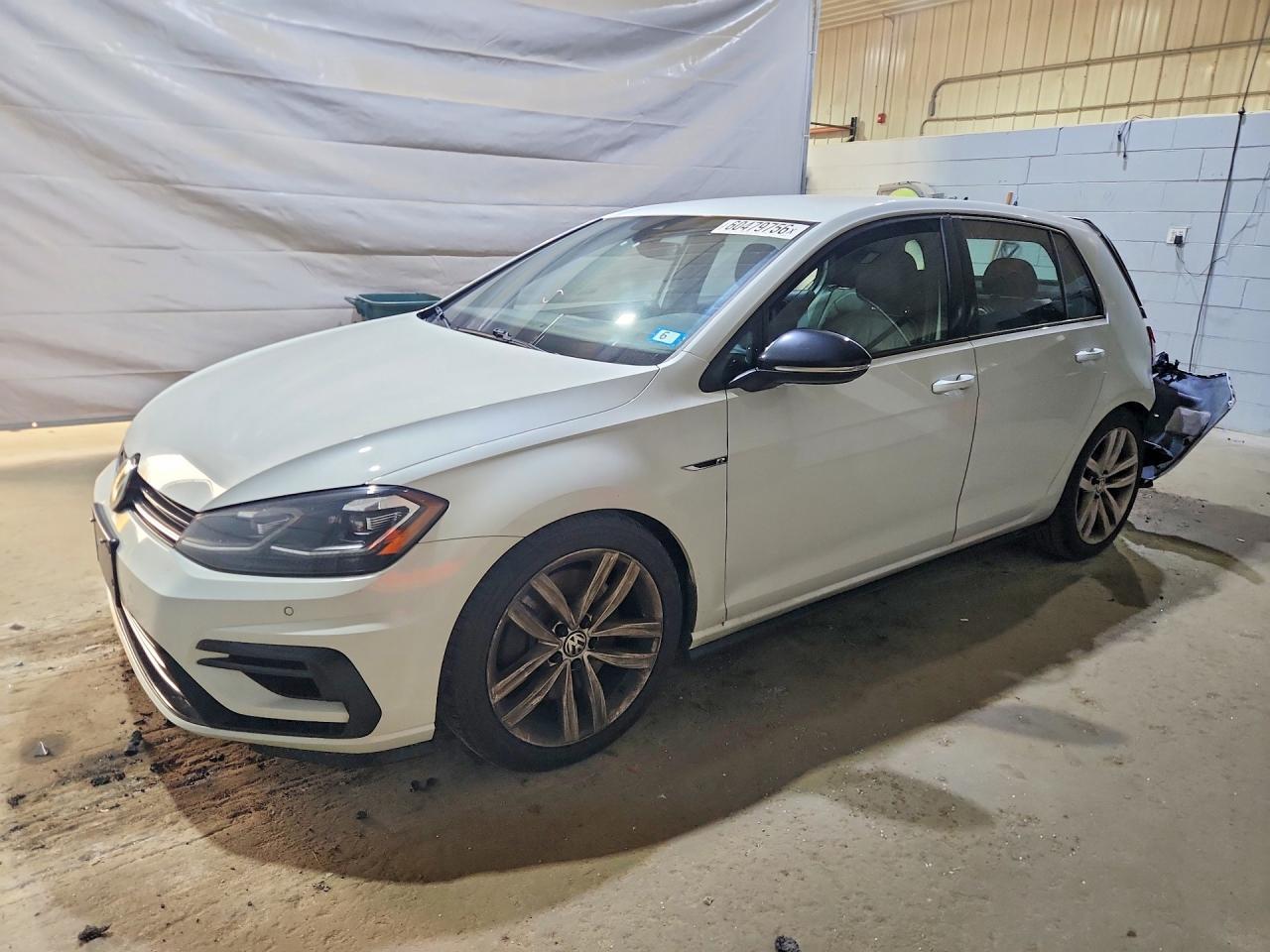 WVWWF7AUXJW153633 · 2018 VOLKSWAGEN GOLF R