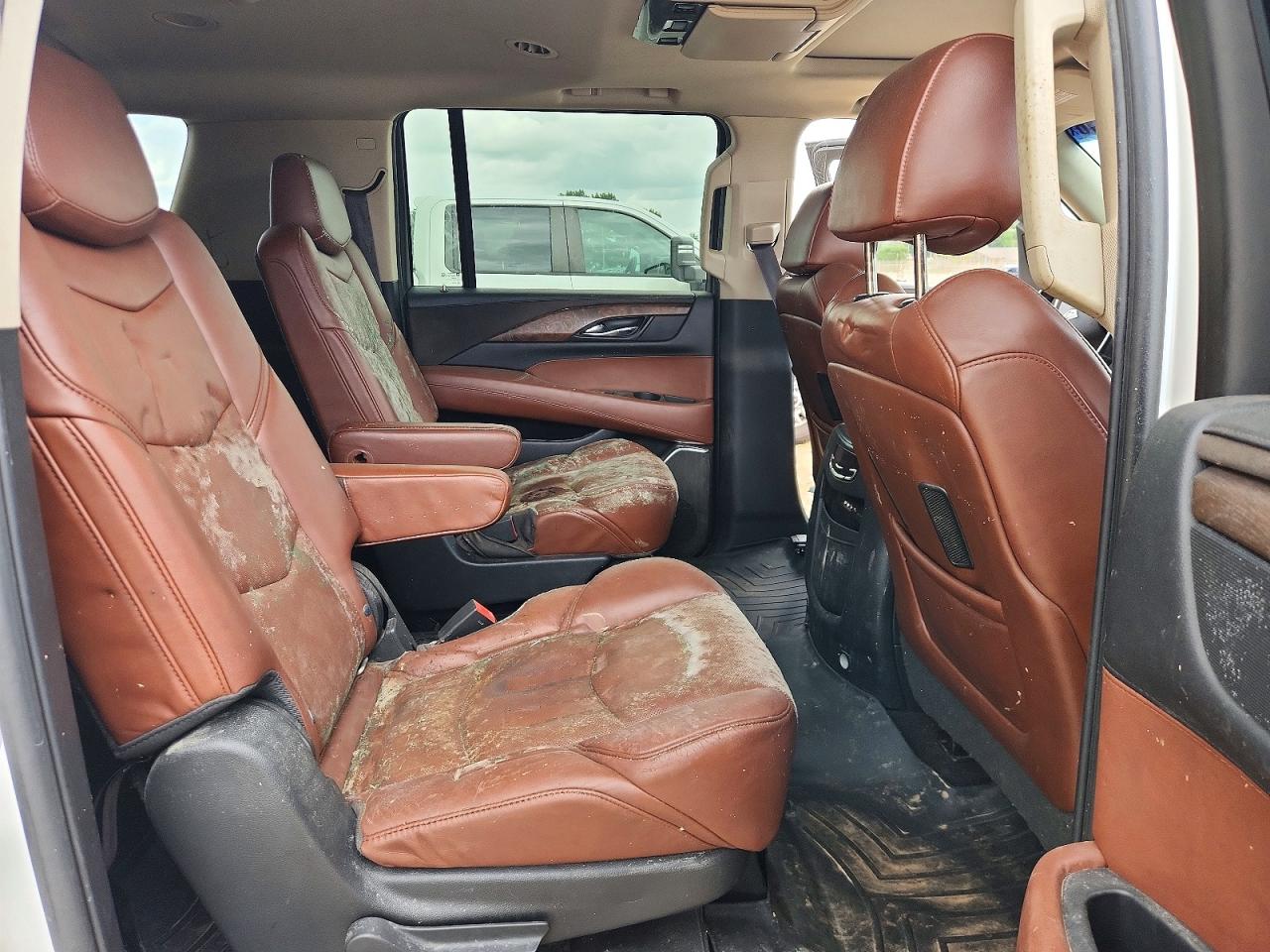 1GYS4JKJ7GR180408 · 2016 CADILLAC ESCALADE · 10/12