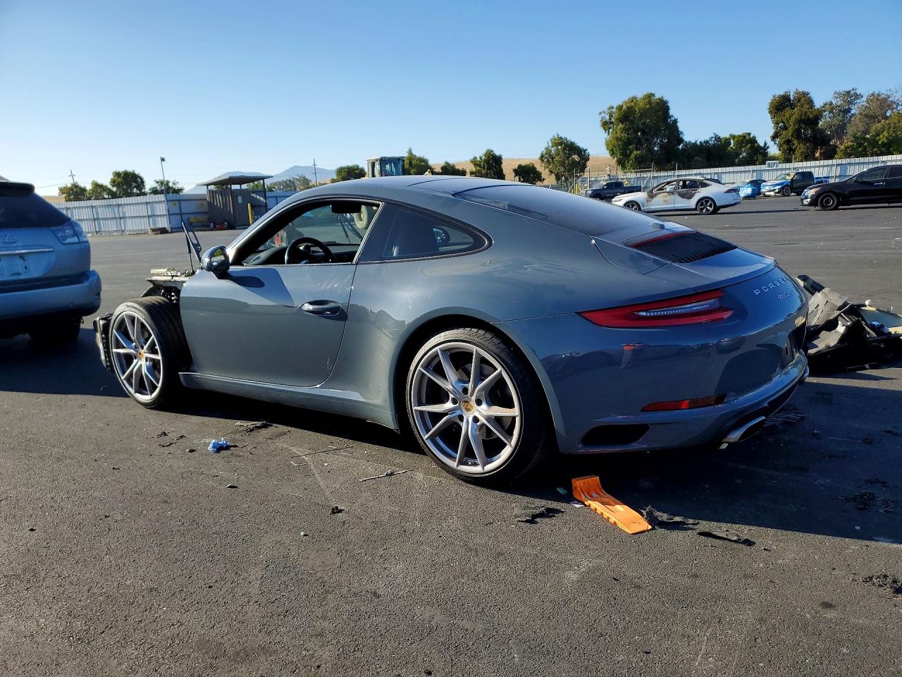 WP0AA2A98JS105840 · 2018 PORSCHE 911 · 2/13