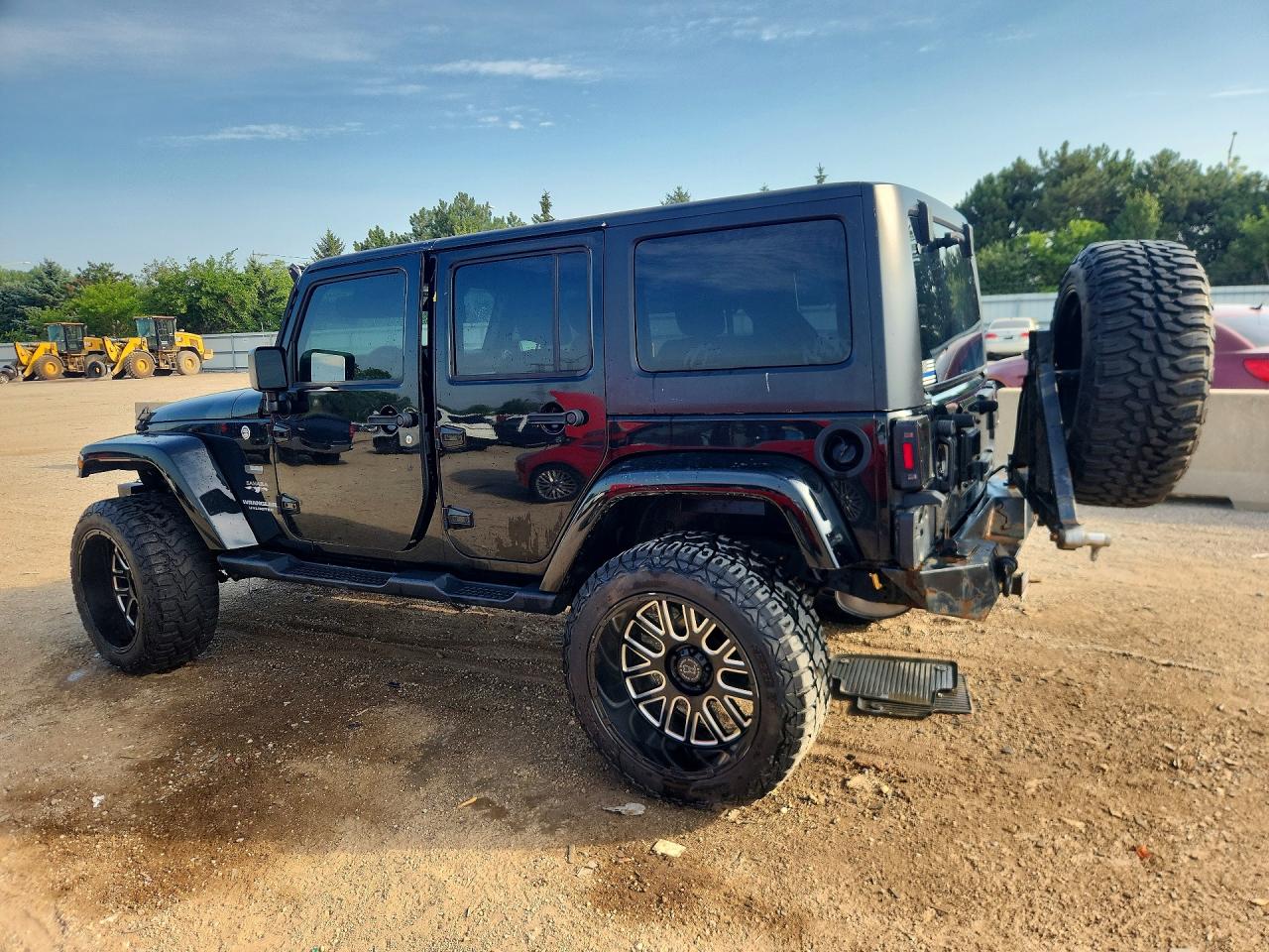 1C4HJWEG3HL573185 · 2017 JEEP WRANGLER UNLIMITED · 2/12