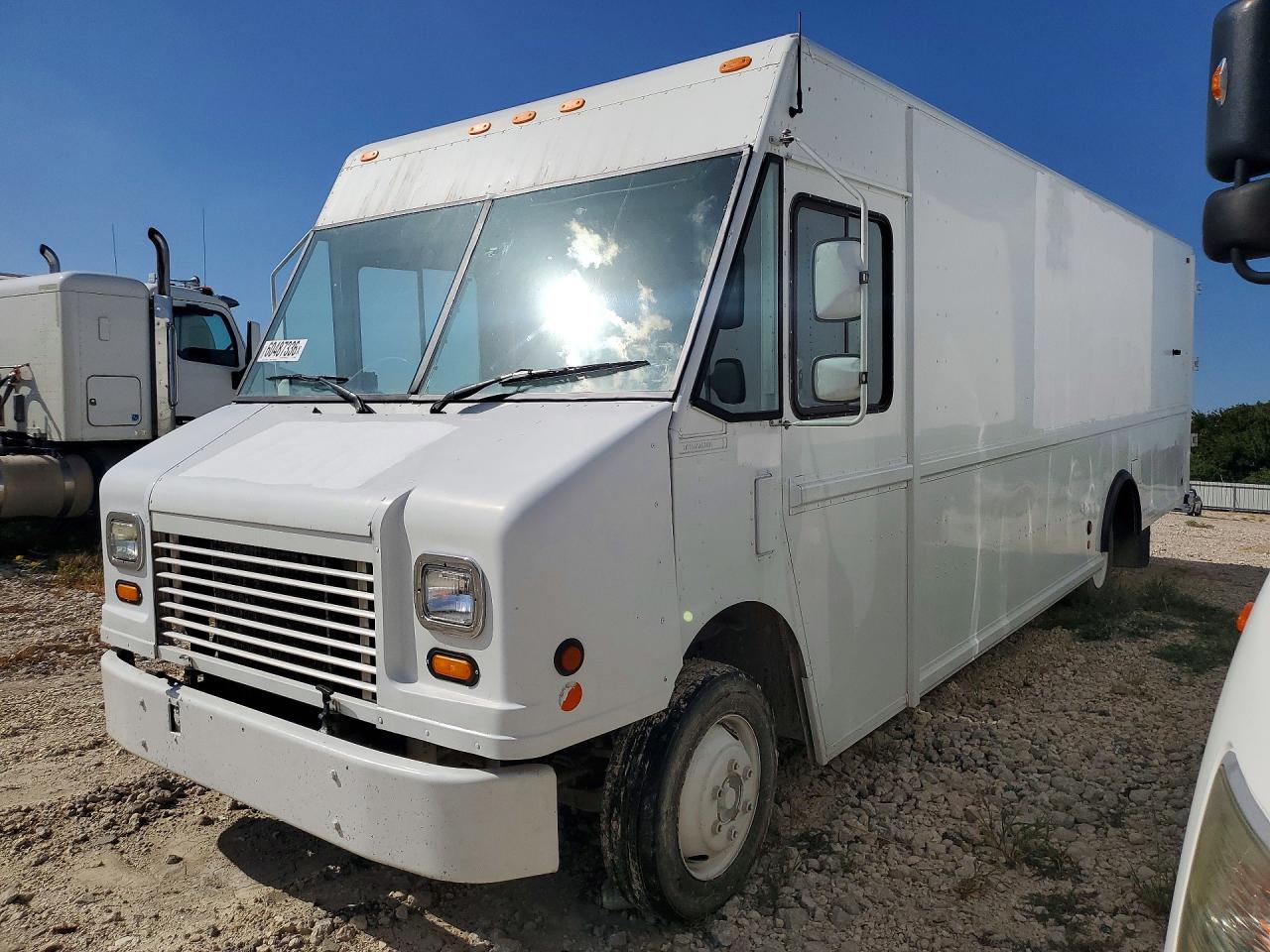 4UZAAPBW16CW13002 · 2006 FREIGHTLINER MT45 CHASSIS
