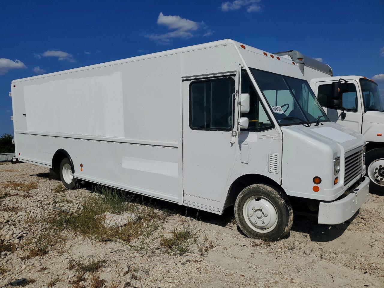 4UZAAPBW16CW13002 · 2006 FREIGHTLINER MT45 CHASSIS · 4/13