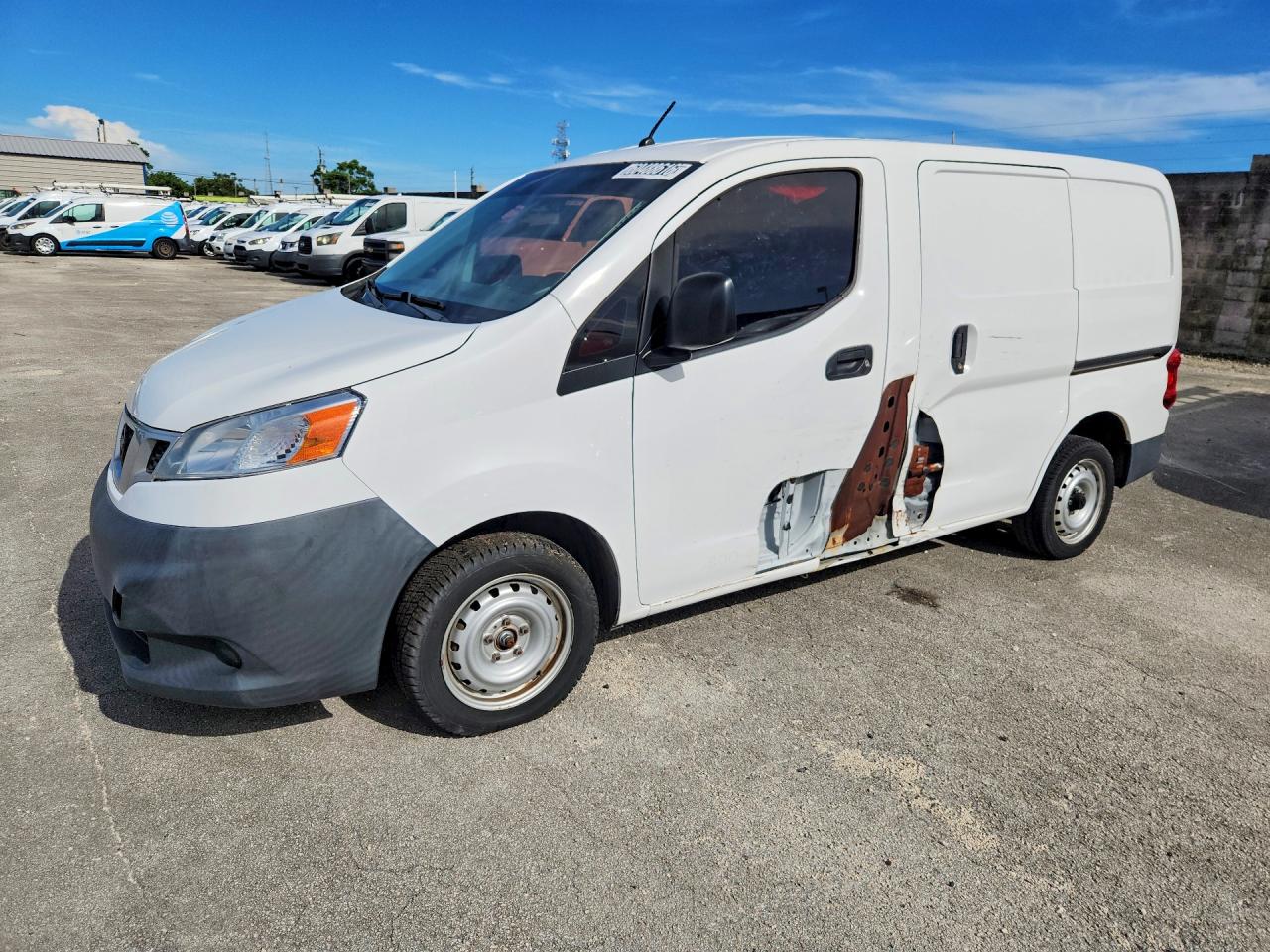 2018 NISSAN NV200