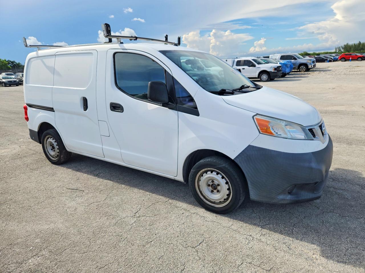 3N6CM0KN6FK727698 · 2015 NISSAN NV200 · 4/13