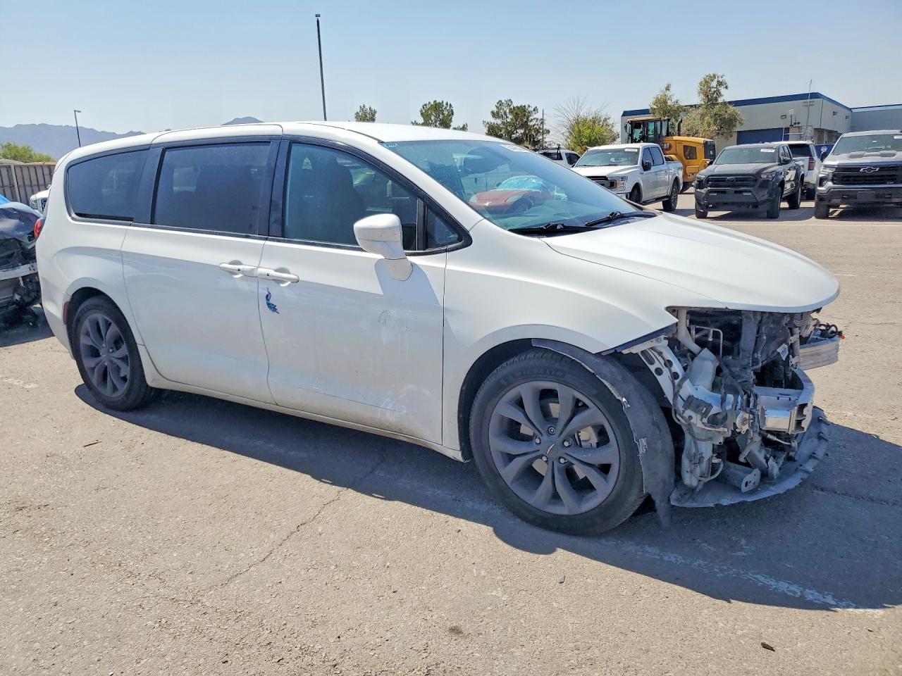 2C4RC1FG5LR192860 · 2020 CHRYSLER PACIFICA · 4/13