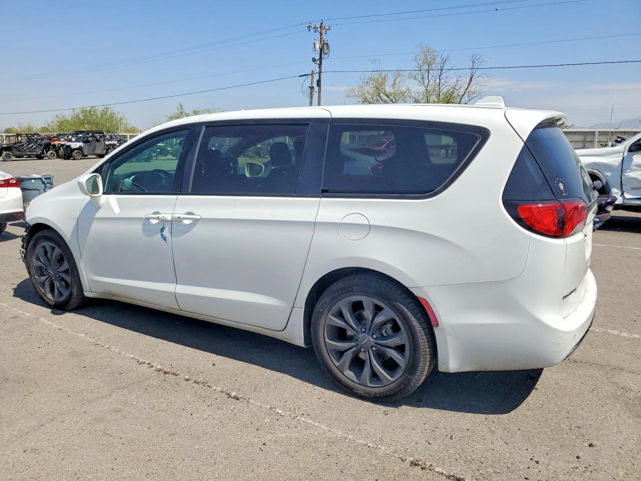 2C4RC1FG5LR192860 · 2020 CHRYSLER PACIFICA · 2/13