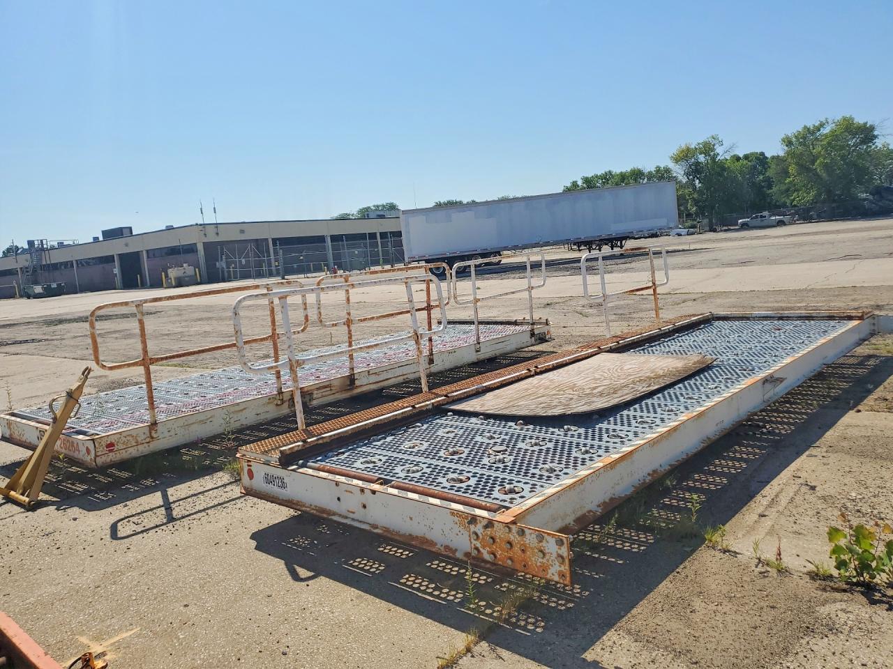 20798926264 · 2011 URWI TRAILERS