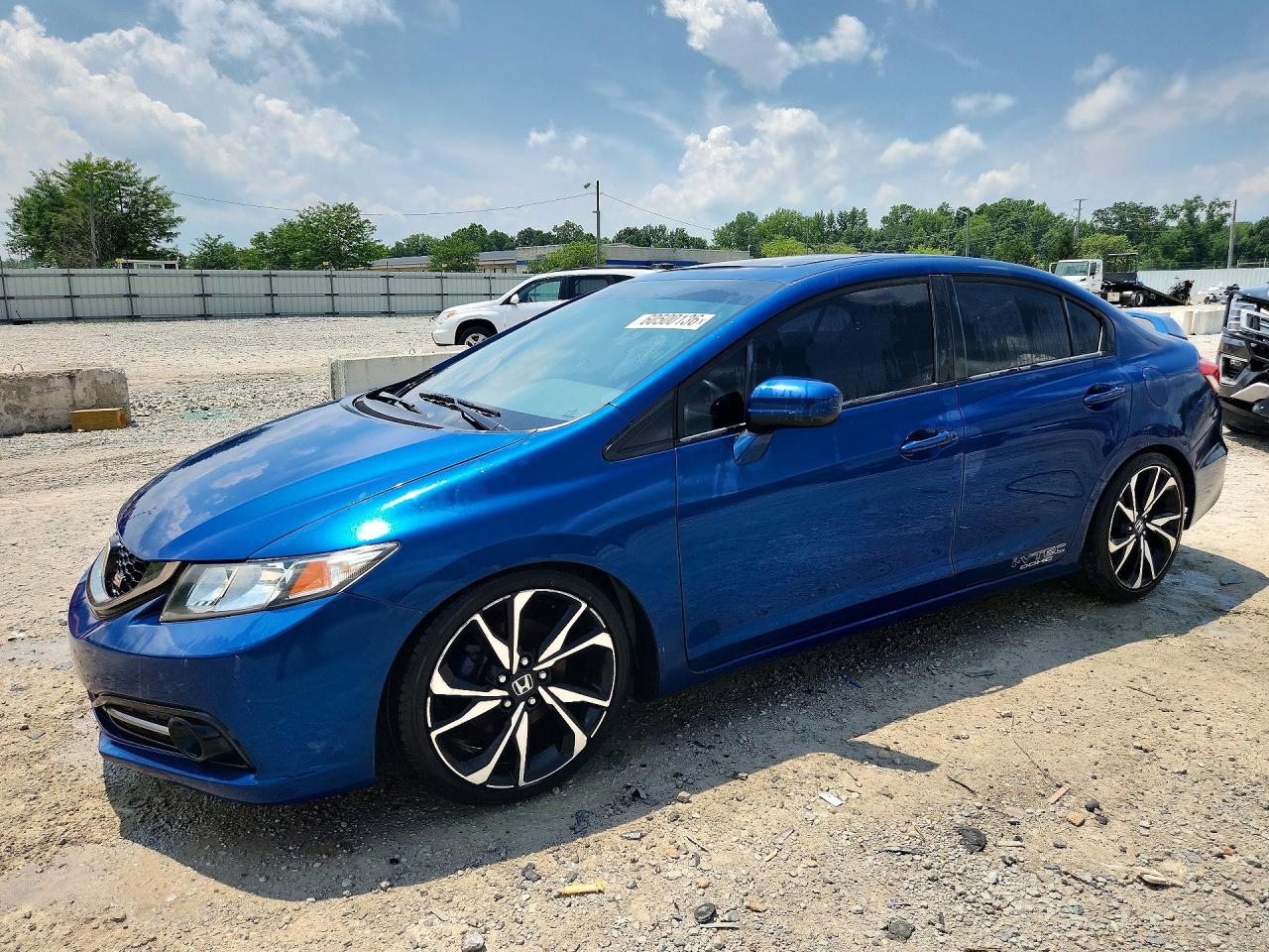 2HGFB6E51FH709554 · 2015 HONDA CIVIC