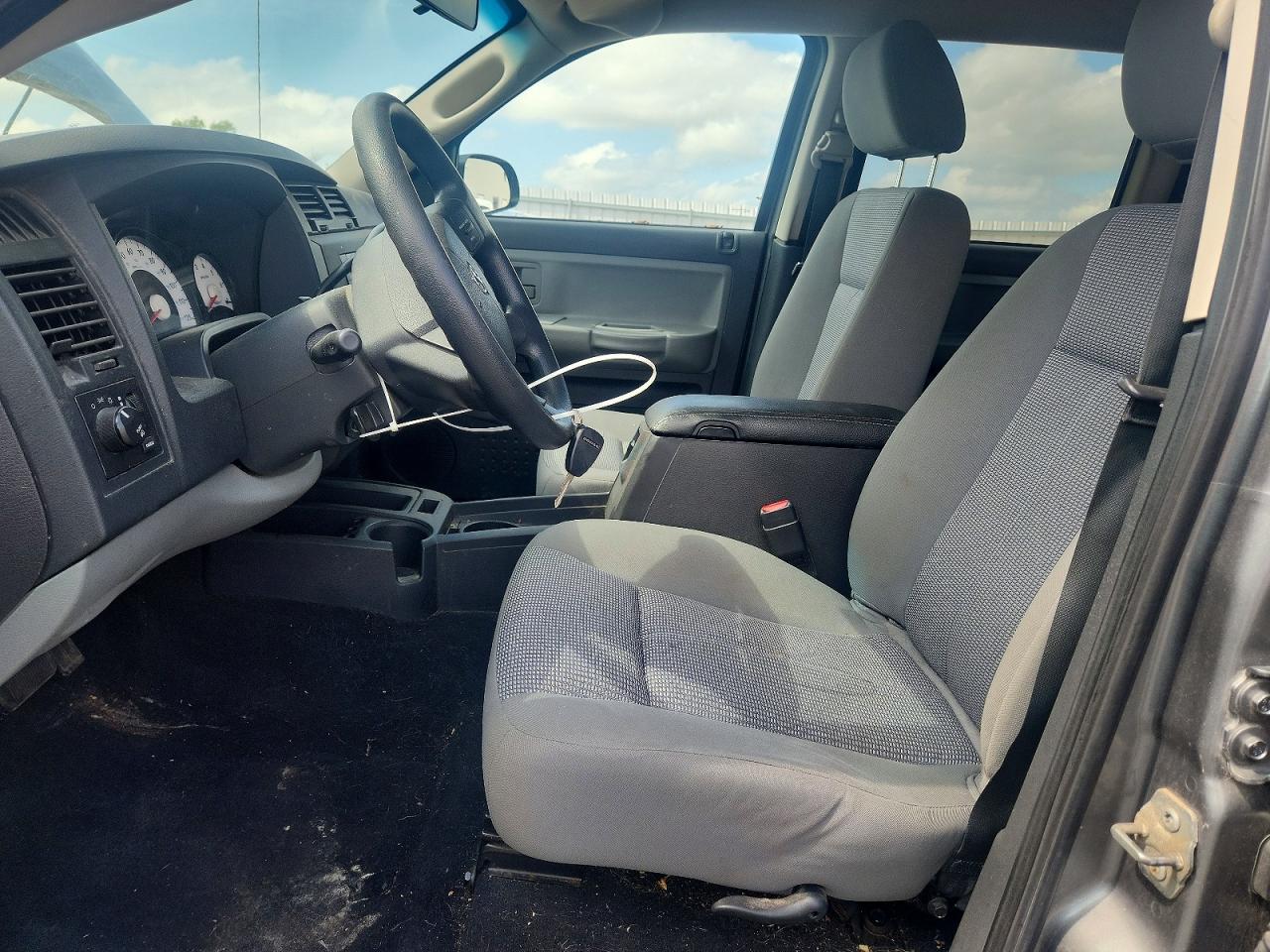 1D7RW3GK1BS676436 · 2011 DODGE DAKOTA · 7/12