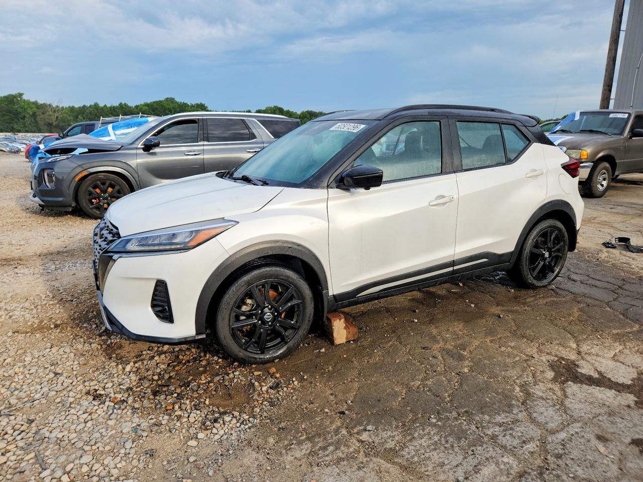 3N1CP5DV7ML533244 · 2021 NISSAN KICKS