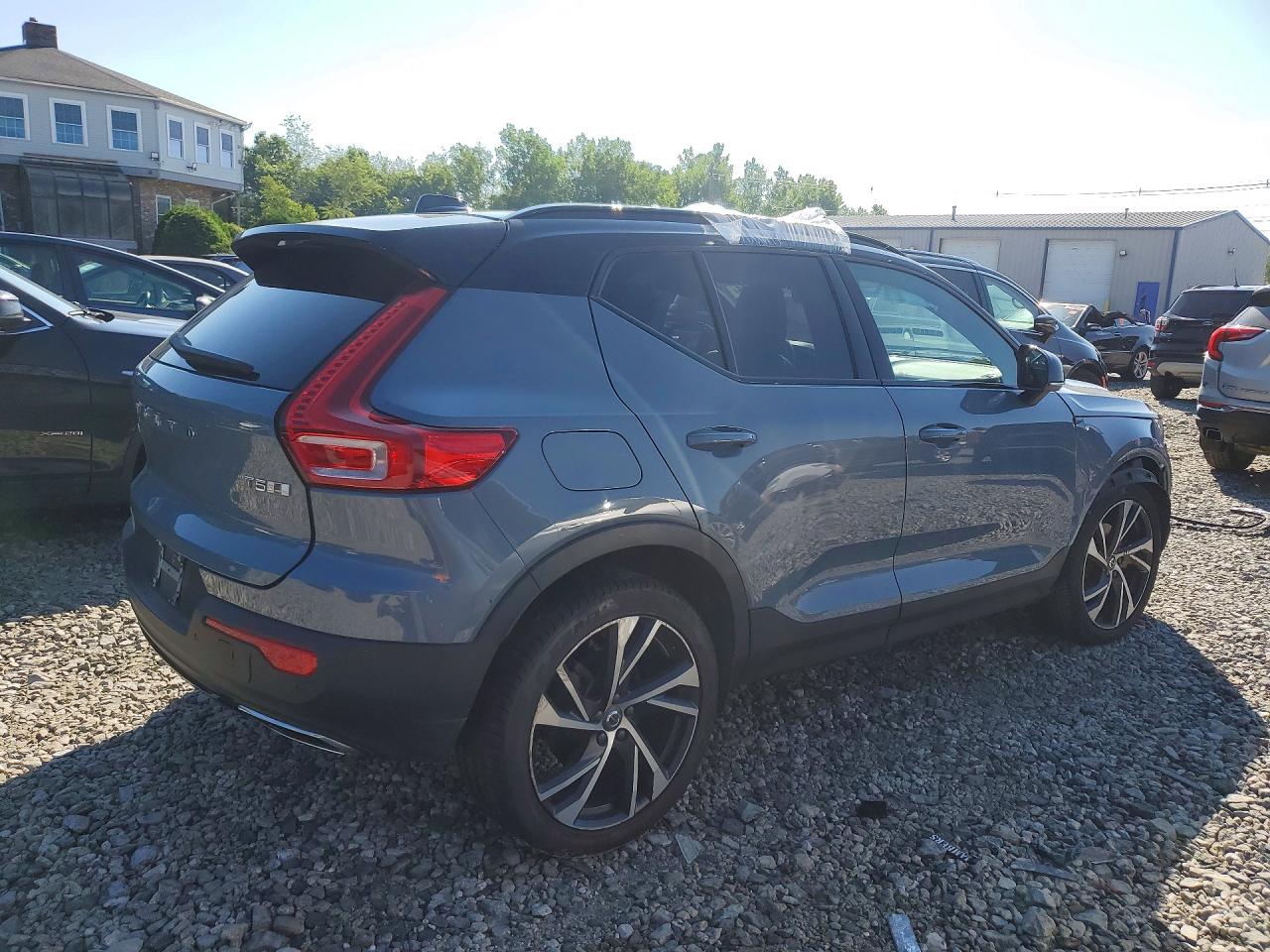 YV4162UM3L2243125 · 2020 VOLVO XC40 · 3/13