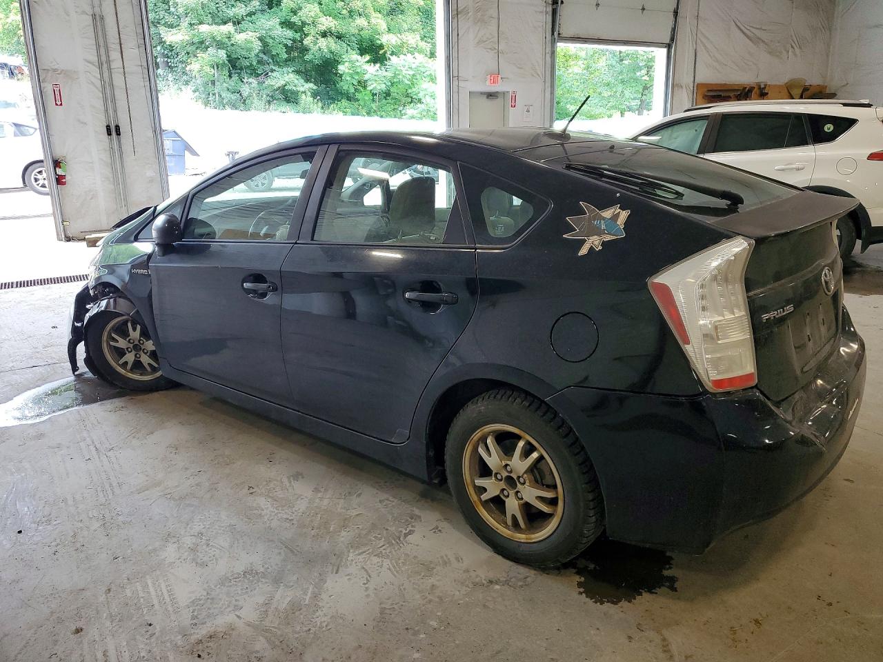 JTDKN3DU0B0249720 · 2011 TOYOTA PRIUS · 2/12