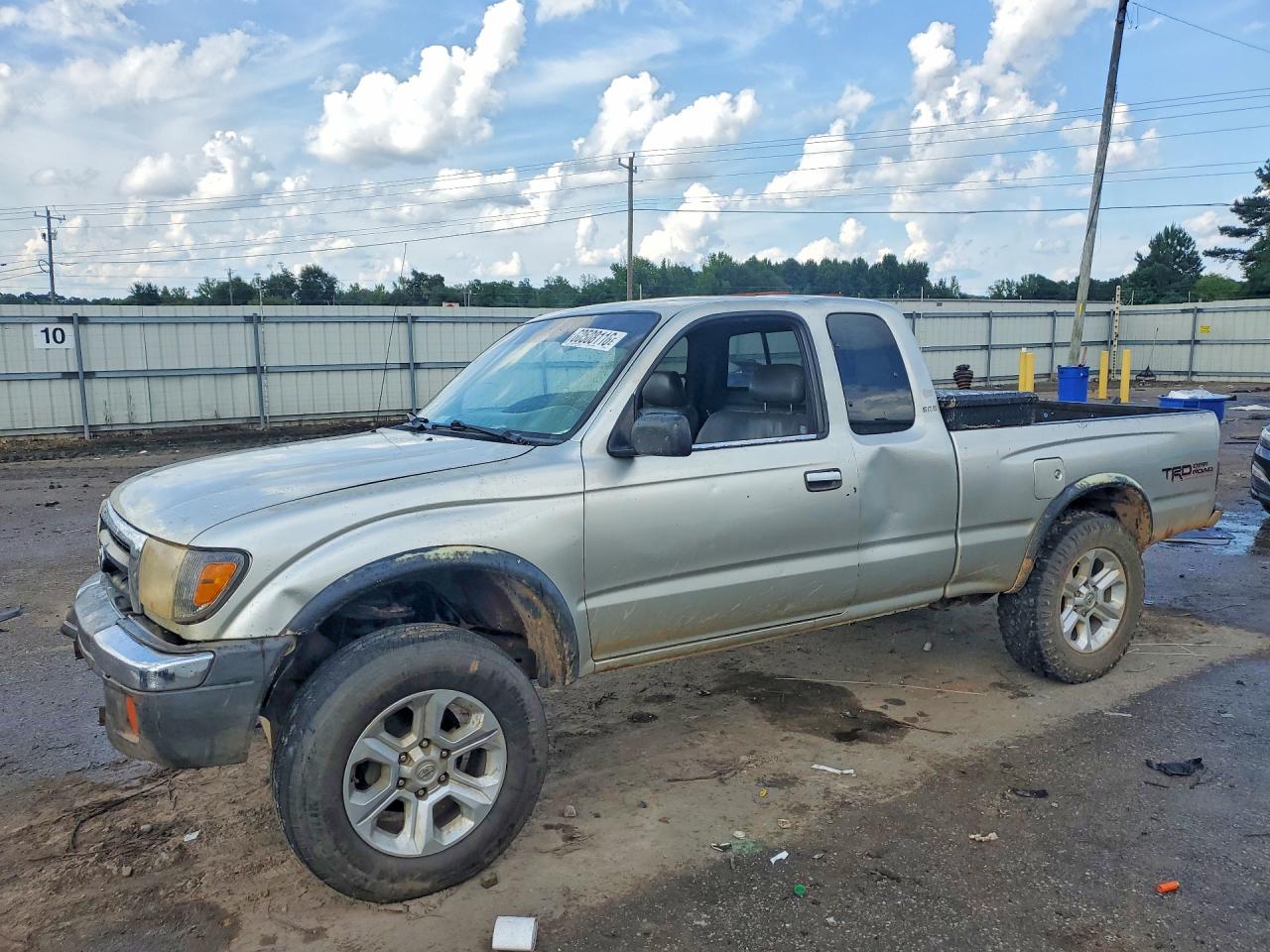 4TAWN72N2YZ661920 · 2000 TOYOTA TACOMA