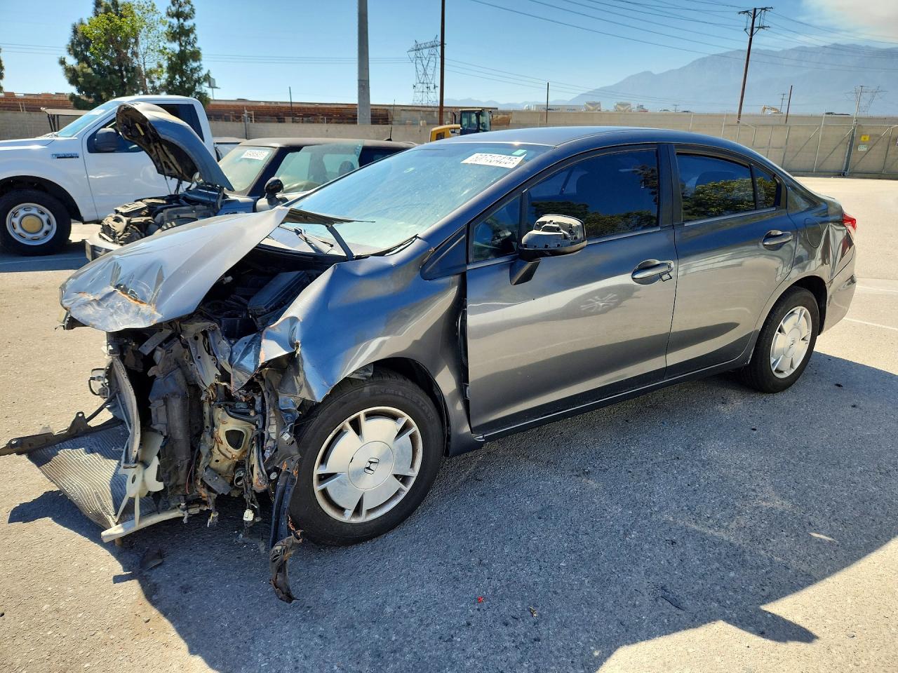 2HGFB2F65DH532441 · 2013 HONDA CIVIC