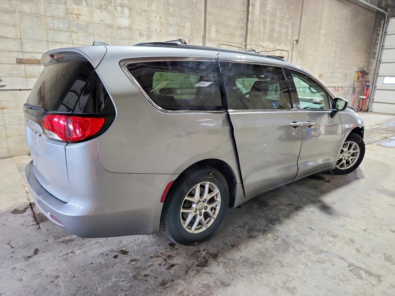 2C4RC1DGXLR286137 · 2020 CHRYSLER VOYAGER · 3/13