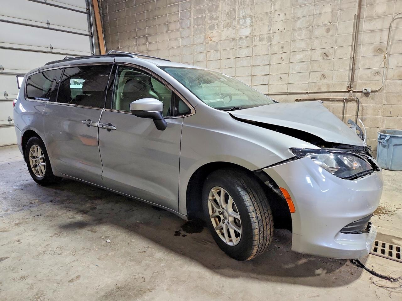 2C4RC1DGXLR286137 · 2020 CHRYSLER VOYAGER · 4/13