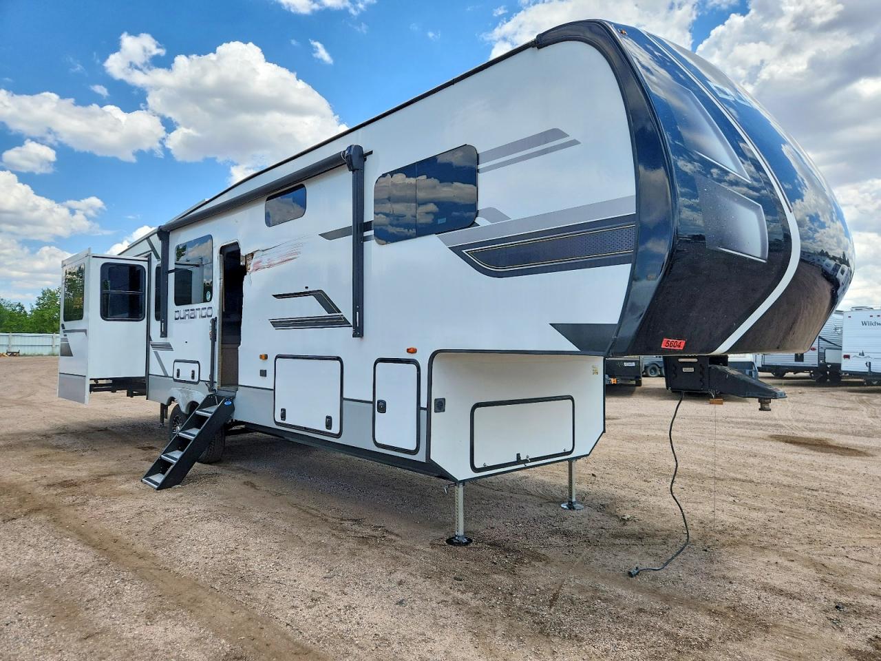 4EZFD3821S6107367 · 2025 KZ DURANGO