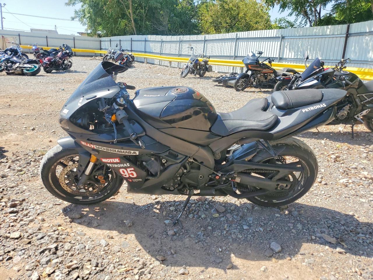 JYARN15E16A006004 · 2006 YAMAHA YZFR1 · 3/9
