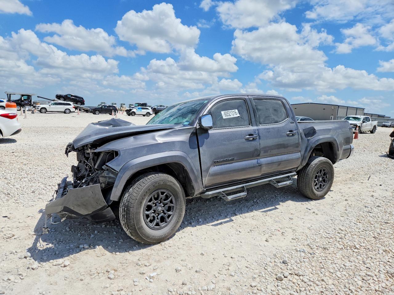 5TFAZ5CN8MX113299 · 2021 TOYOTA TACOMA