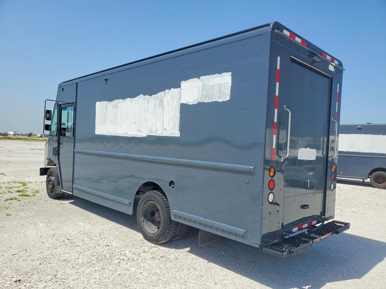 4UZAC2EA9MCML1025 · 2021 FREIGHTLINER MT45 CHASSIS · 2/12