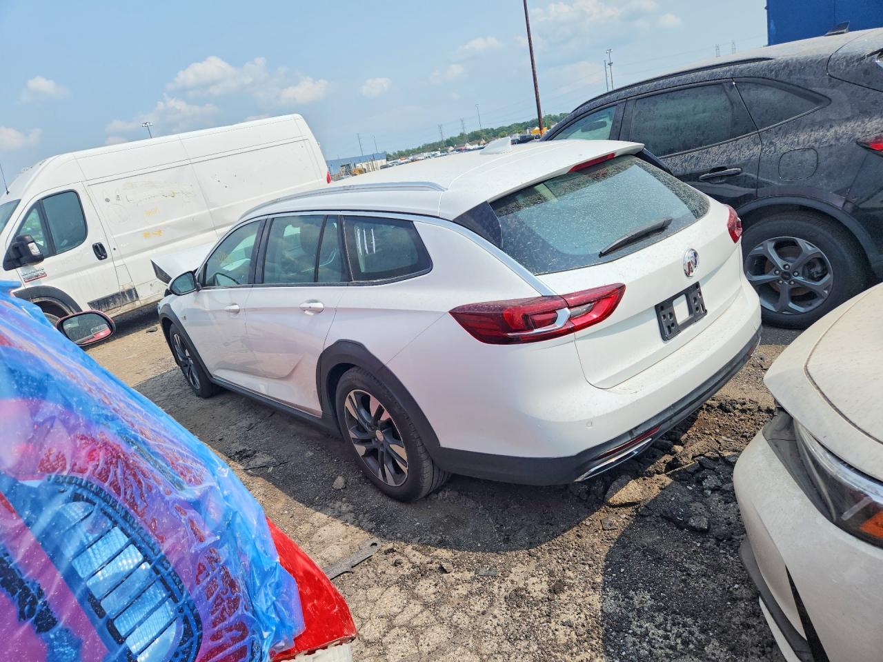 W04GU8SX5J1090845 · 2018 BUICK REGAL TOURX · 2/13