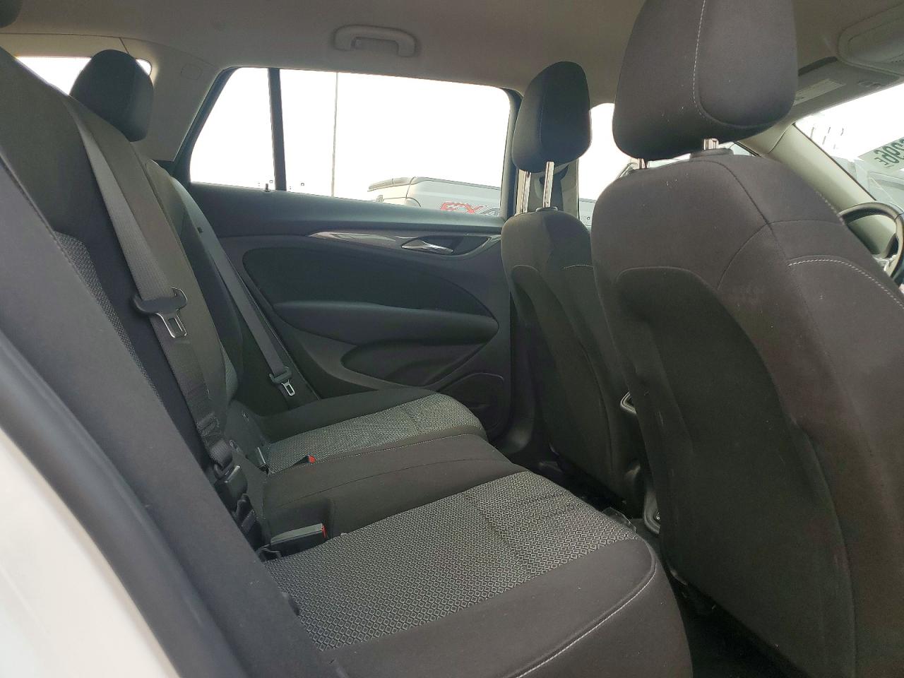 W04GU8SX5J1090845 · 2018 BUICK REGAL TOURX · 11/13