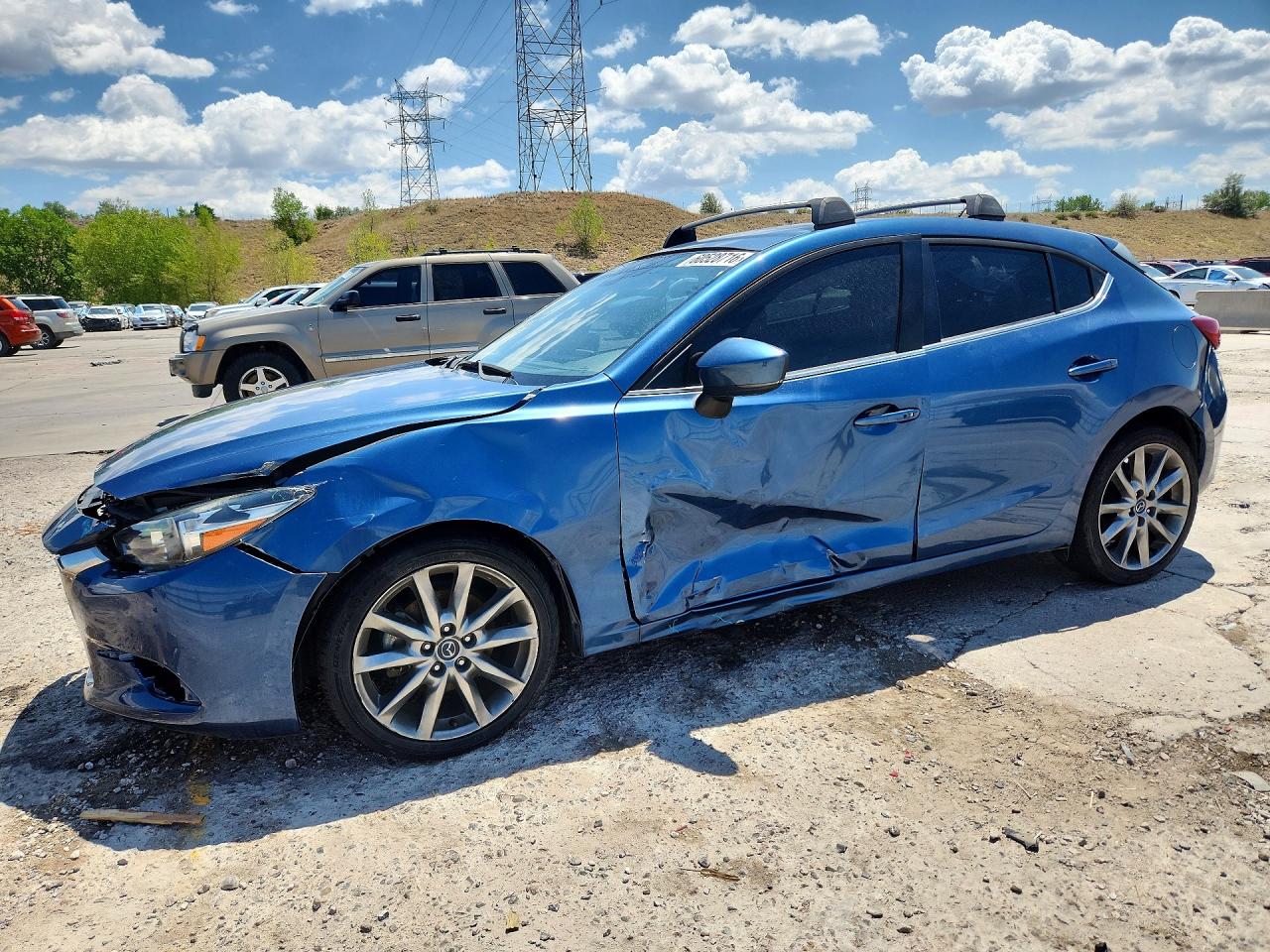 3MZBN1L31JM198217 · 2018 MAZDA 3