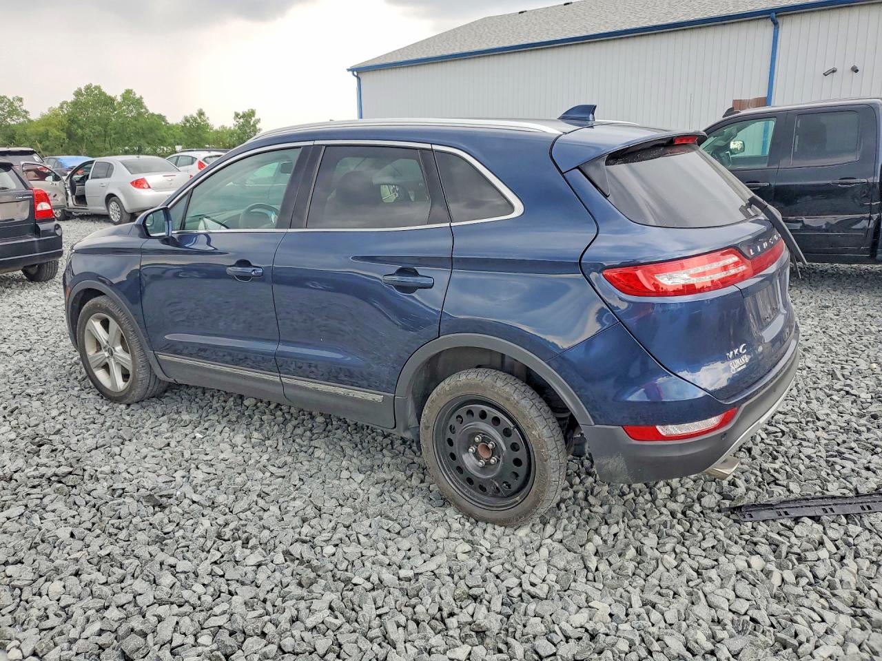 5LMCJ1C91HUL62877 · 2017 LINCOLN MKC · 2/13