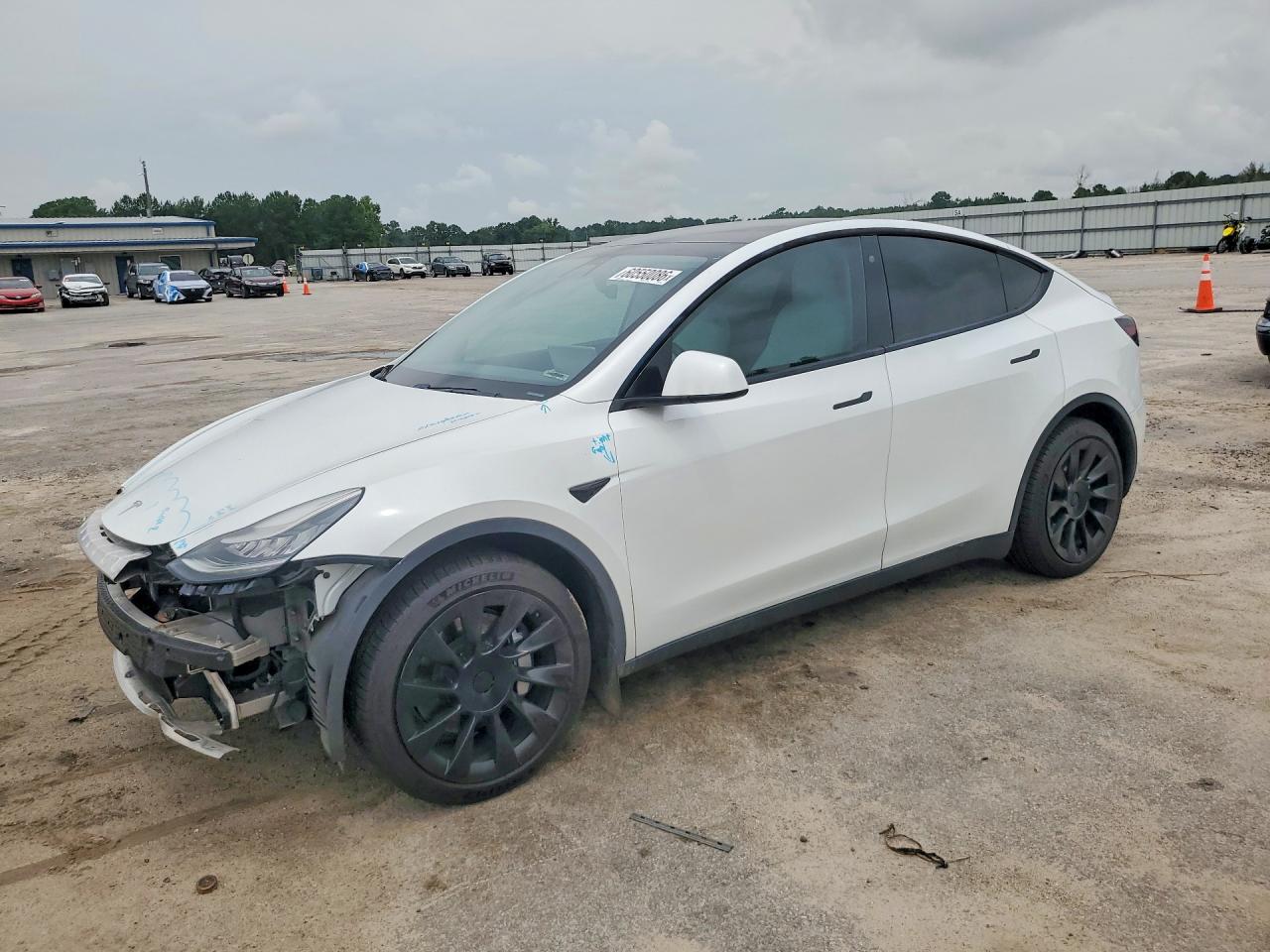 5YJYGDEE0LF042698 · 2020 TESLA MODEL Y