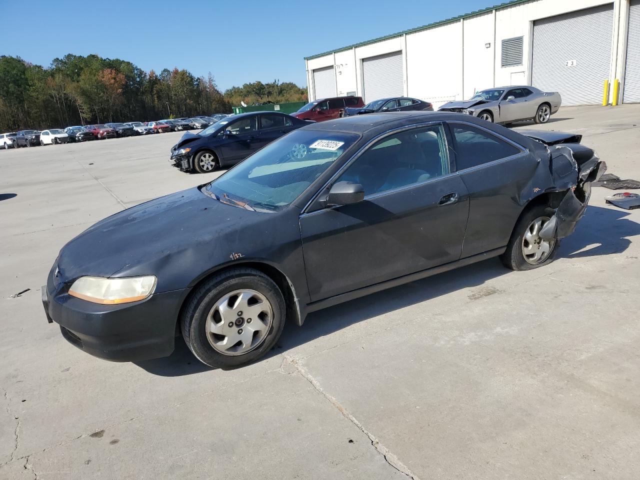 1HGCG3174YA002038 · 2000 HONDA ACCORD