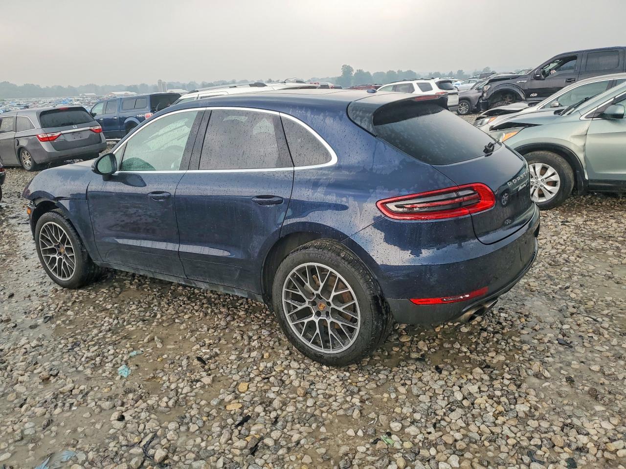 WP1AB2A50HLB10558 · 2017 PORSCHE MACAN · 2/13