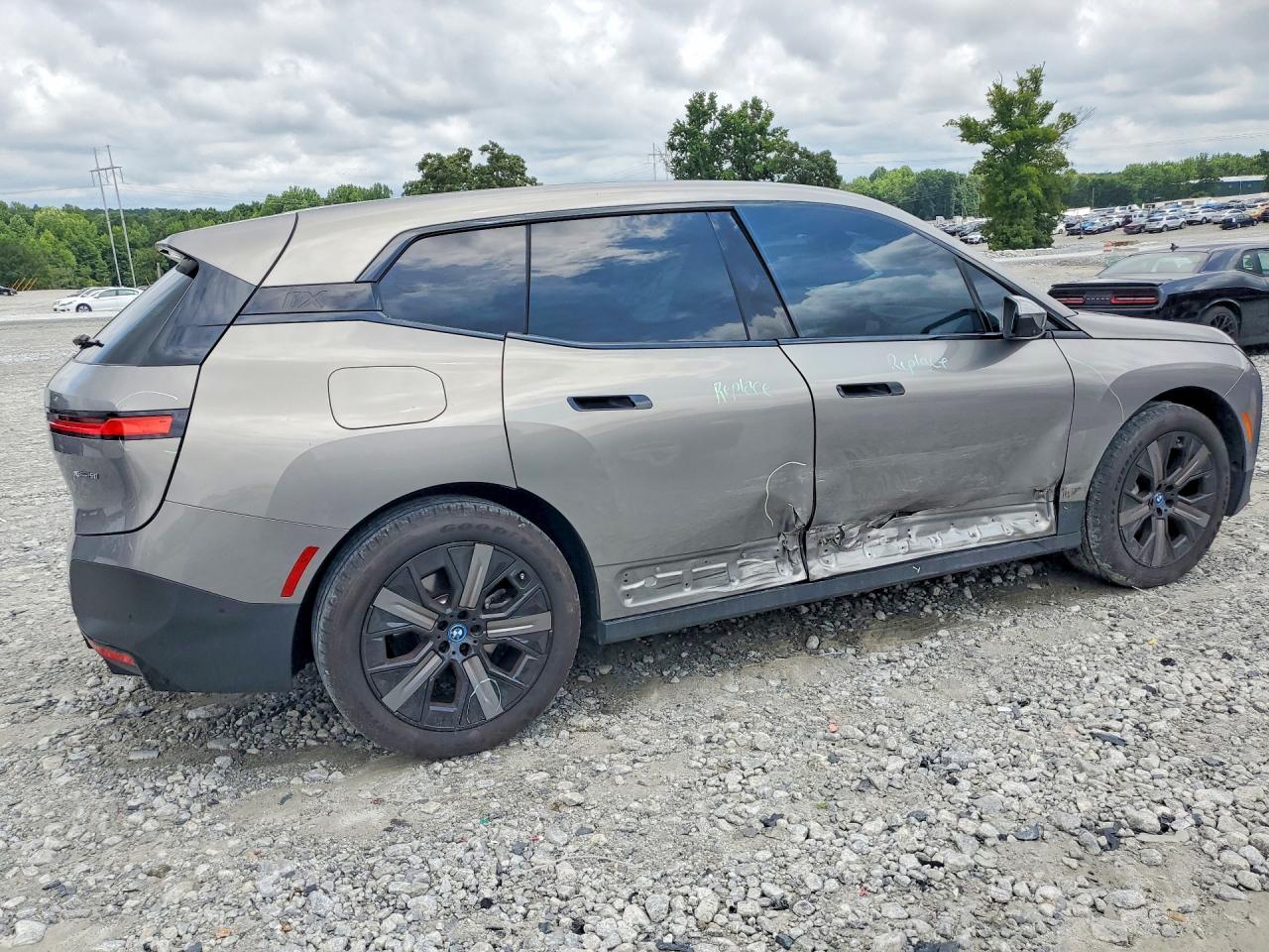 WB523CF07RCP83060 · 2024 BMW IX · 3/13