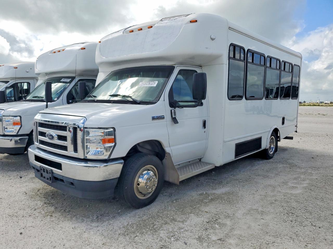 1FDEE3FN2MDC10721 · 2021 FORD ECONOLINE