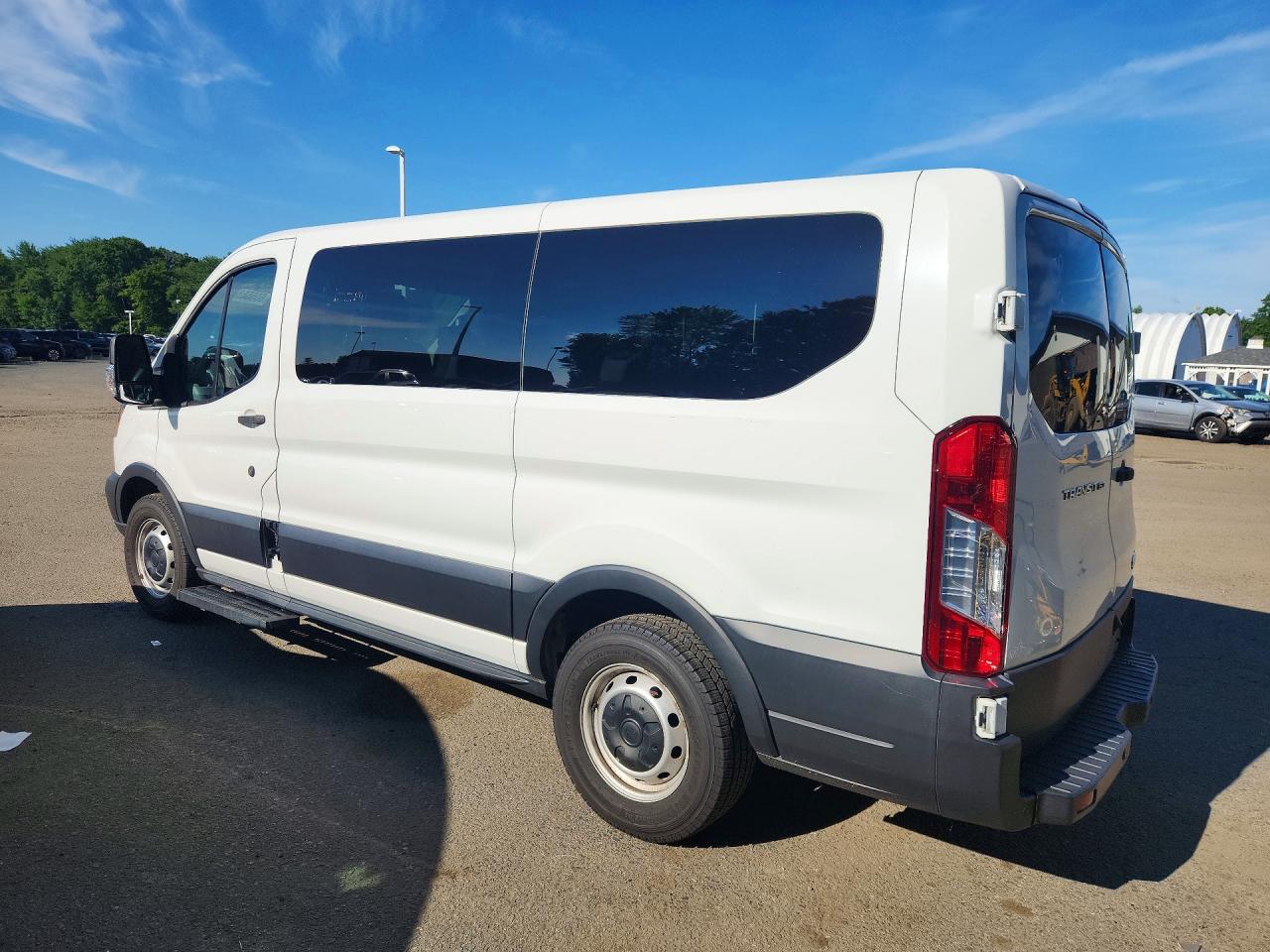 1FMZK1YM3KKB79233 · 2019 FORD TRANSIT · 2/13