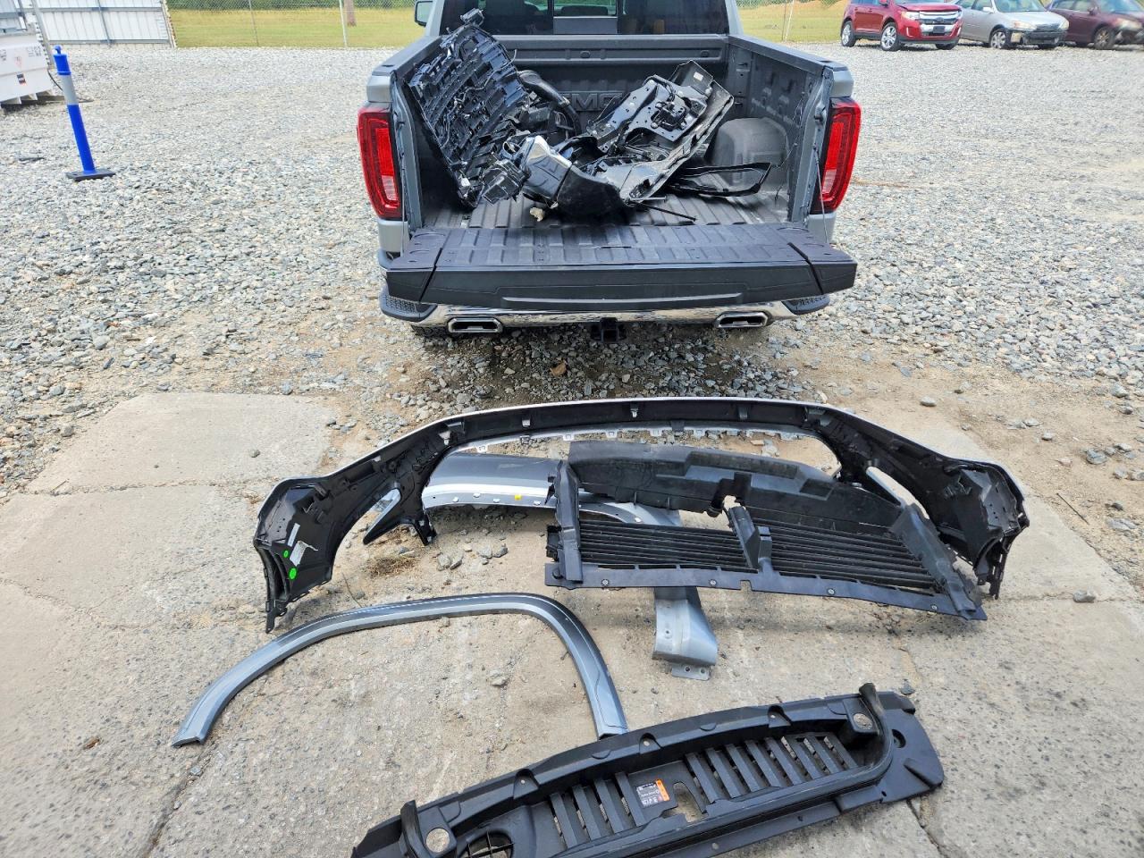 1GTUUDE82TZ137887 · 2026 GMC SIERRA · 12/13
