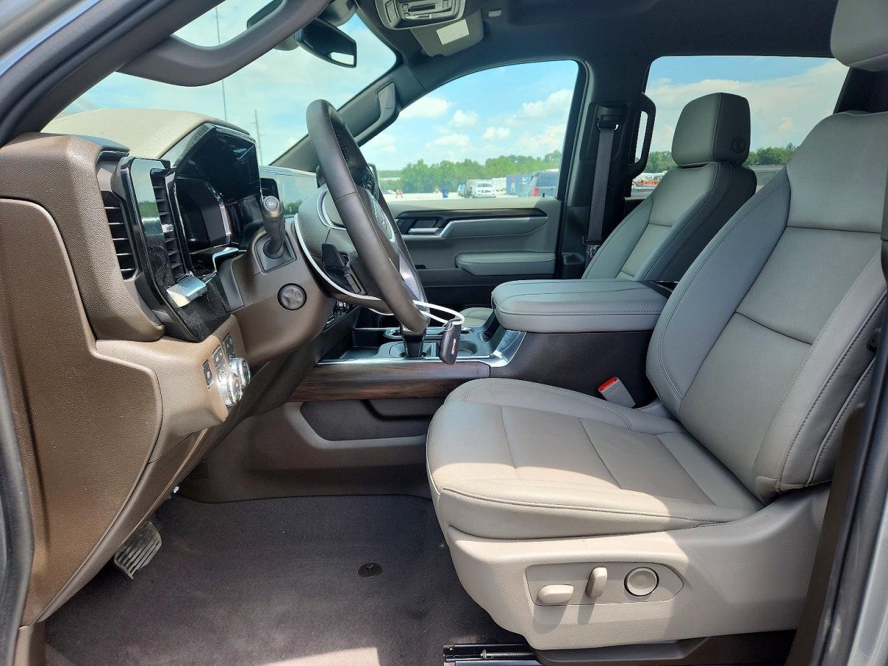 1GTUUDE82TZ137887 · 2026 GMC SIERRA · 7/13