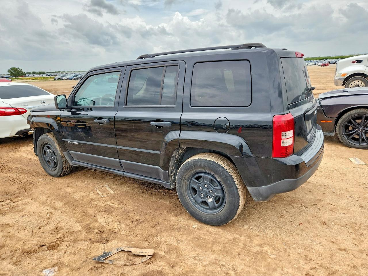 1C4NJPBA9HD156835 · 2017 JEEP PATRIOT · 2/13