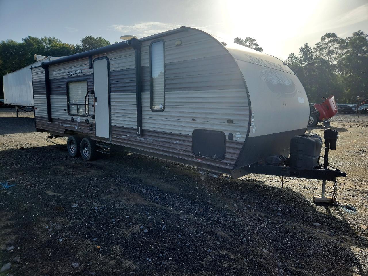 4X4TCKB25JK045000 · 2018 CHEROKEE BY FOREST R FOREST RIVER