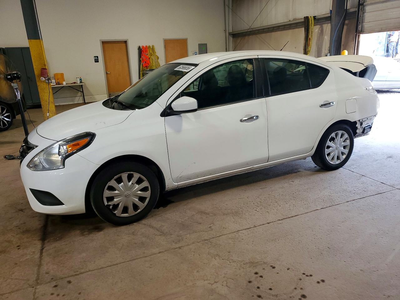 3N1CN7AP2HL840110 · 2017 NISSAN VERSA